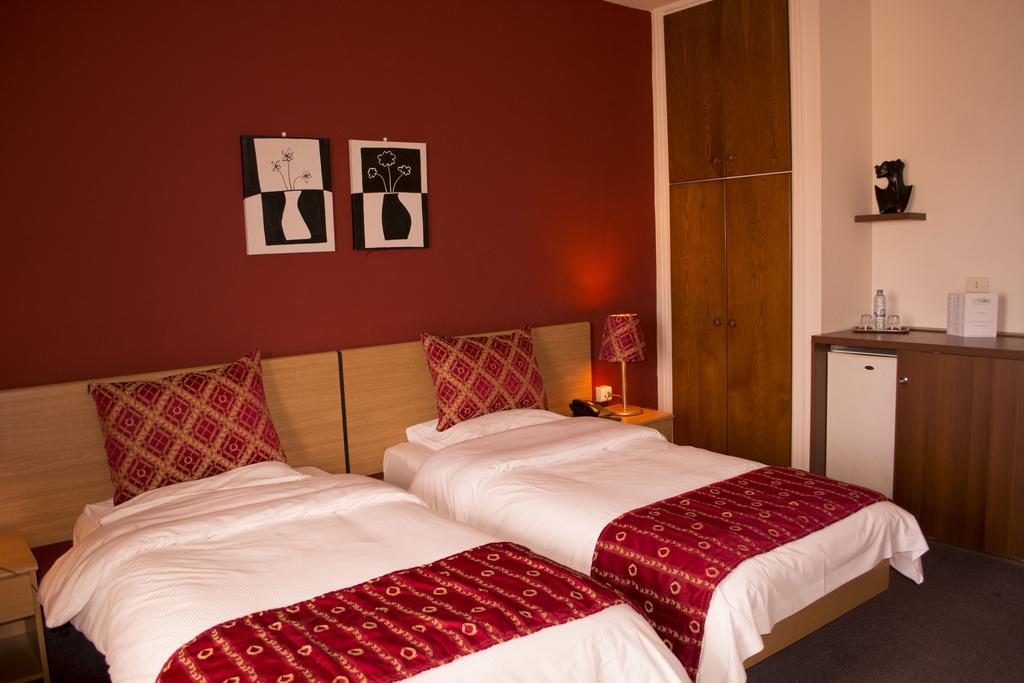 Manuella Hotel Джуния Екстериор снимка