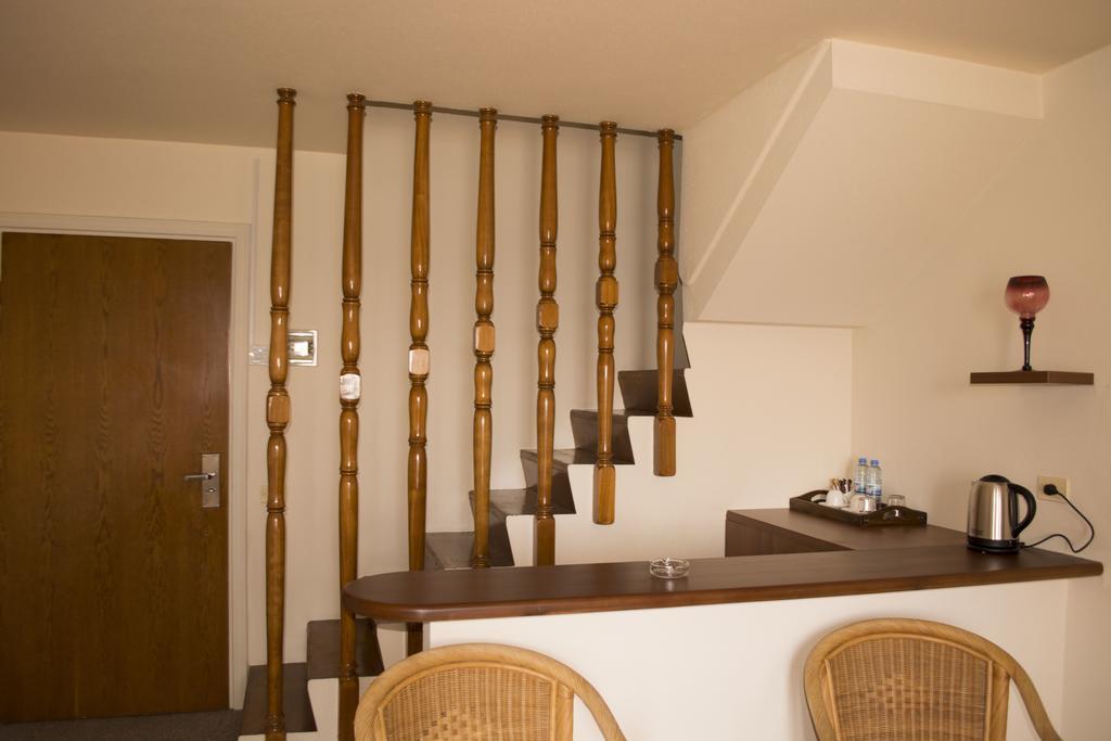 Manuella Hotel Джуния Екстериор снимка