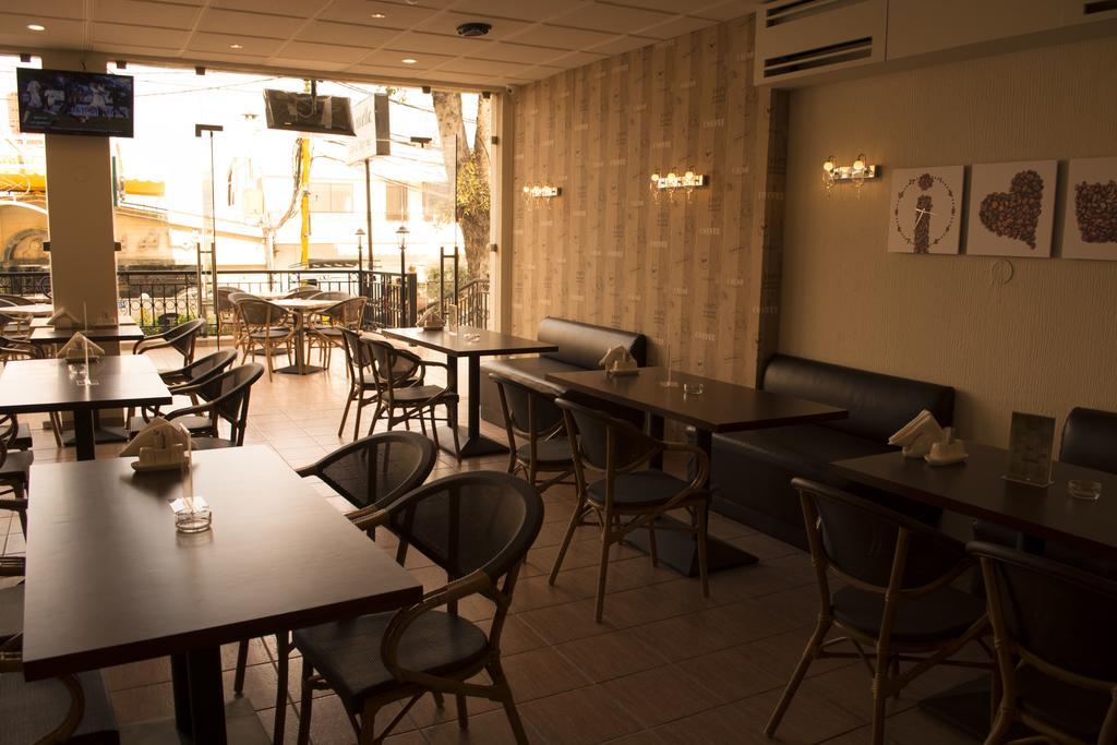 Manuella Hotel Джуния Екстериор снимка
