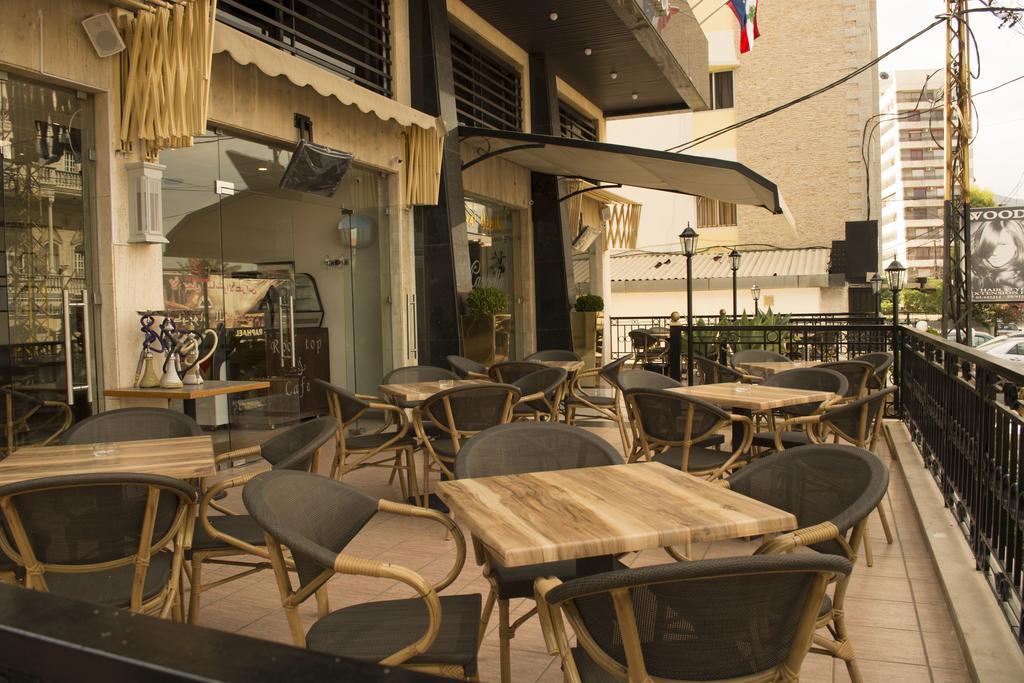 Manuella Hotel Джуния Екстериор снимка