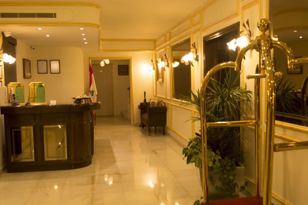 Manuella Hotel Джуния Екстериор снимка