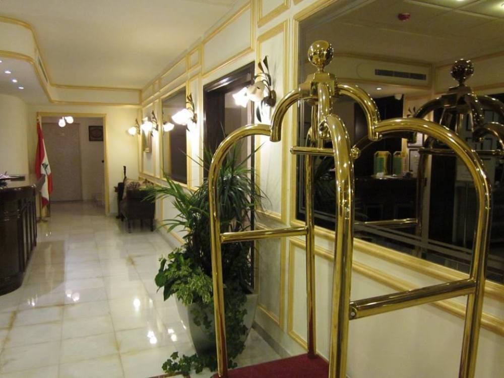 Manuella Hotel Джуния Екстериор снимка